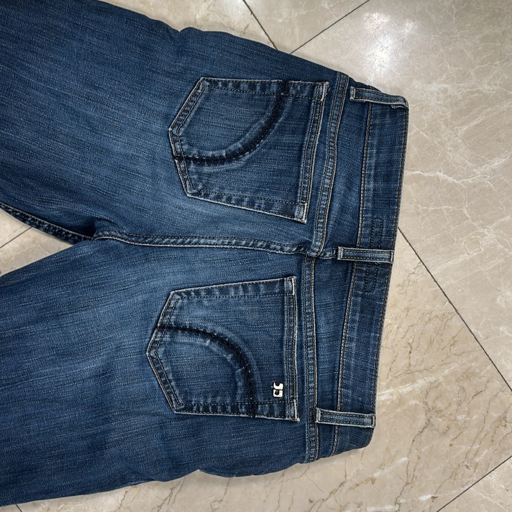 Joe’s jeans. Size 28. Fit is honey. - Picture 4 of 4